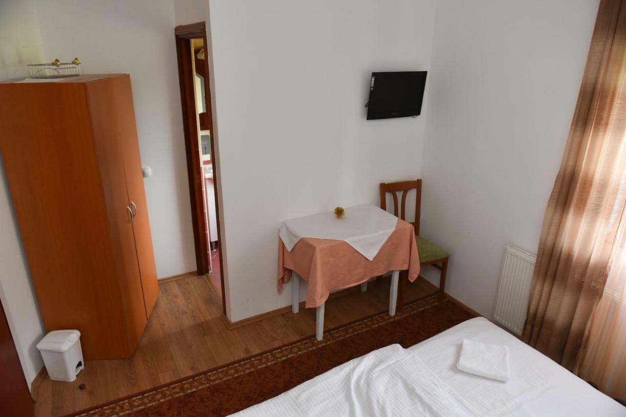 Bed and Breakfast Bistro Kristina Perusic Exterior foto