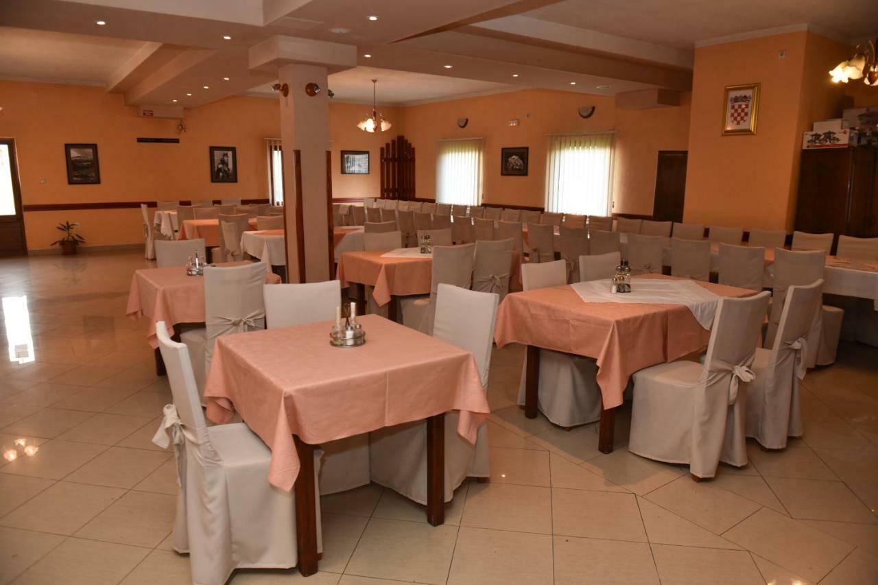 Bed and Breakfast Bistro Kristina Perusic Exterior foto