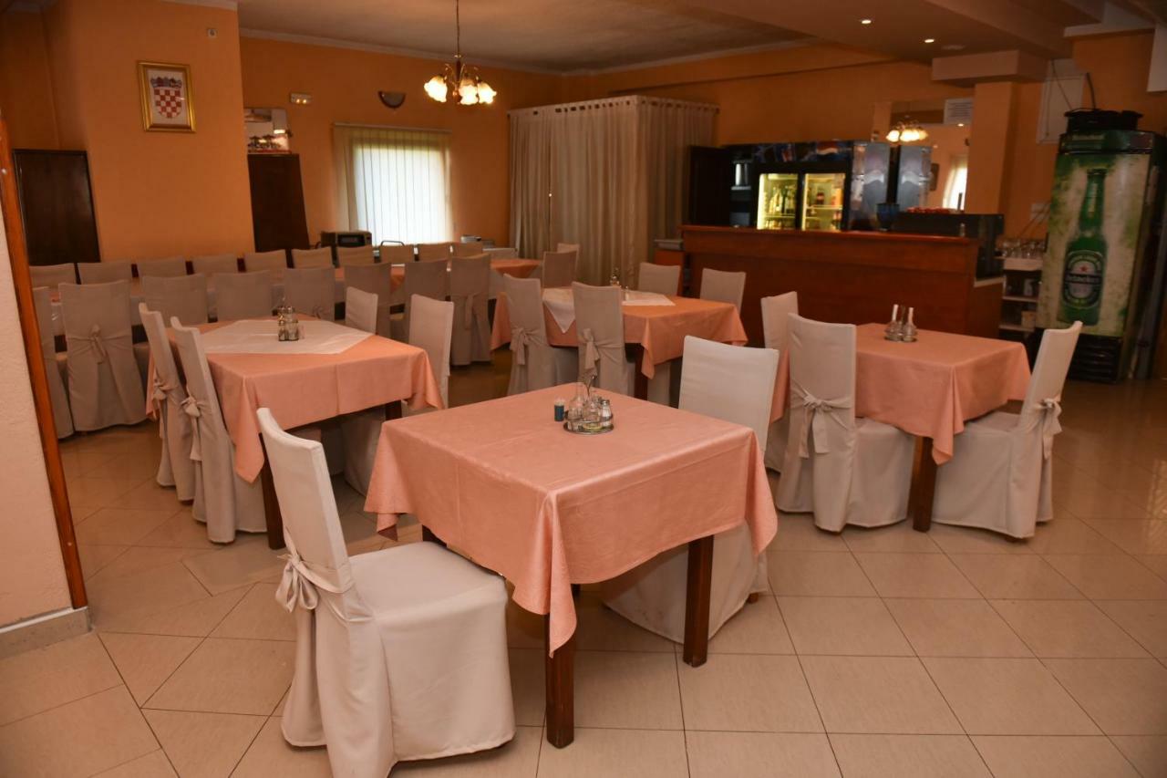 Bed and Breakfast Bistro Kristina Perusic Exterior foto